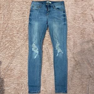 Ripped Skinny jeans size 7/8